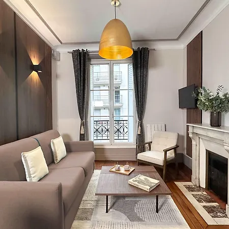 Charming Flat With Lift Near Champ-de-mars Apartamento París