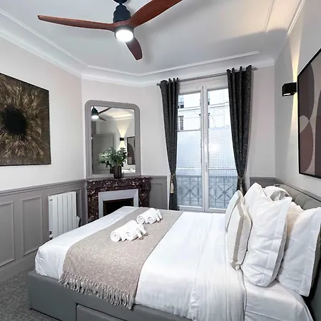 Charming Flat With Lift Near Champ-de-mars Apartamento París