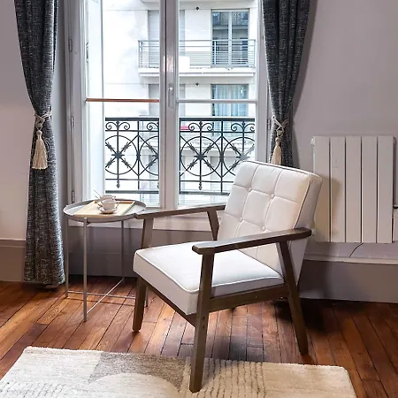 Charming Flat With Lift Near Champ-de-mars *
